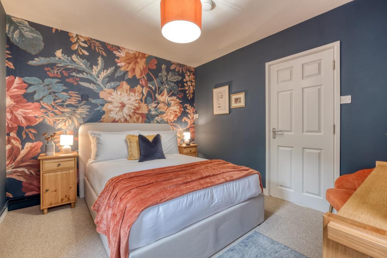 Malvern Hills Rosa Rambler Suite เกรทมัลเวิร์น ภายนอก รูปภาพ